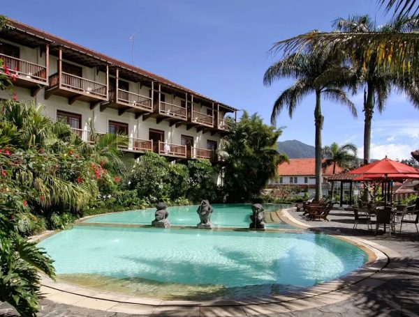  Novus Giri Puncak Resort & Spa