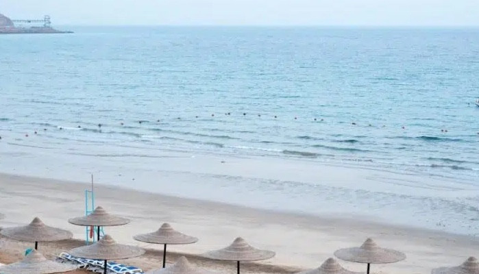 الشواطئ الرملية في العين السخنة