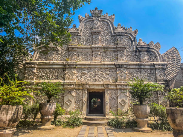 منتزه تامان ساري (Taman Sari)