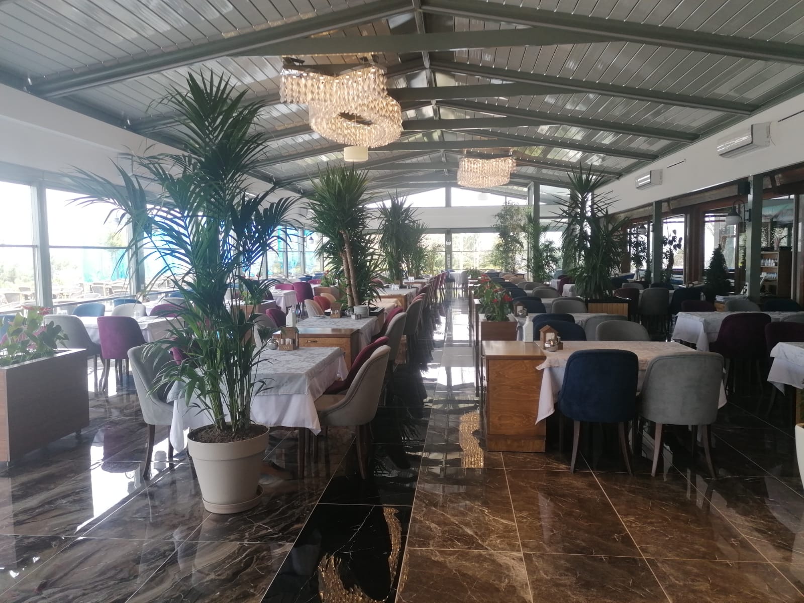 مطعم فوزي (Fevzi Hoca Balık Lokantası)